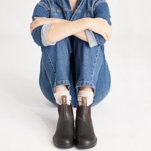 Blundstone #500 Women’s Originals Chelsea Boots-Stout Brown. Worn twice